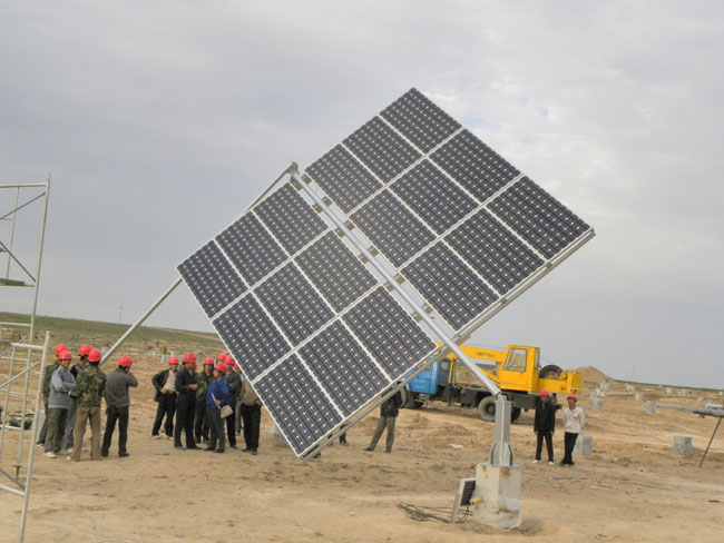 Polar axis solar tracker. Energy gain +33%