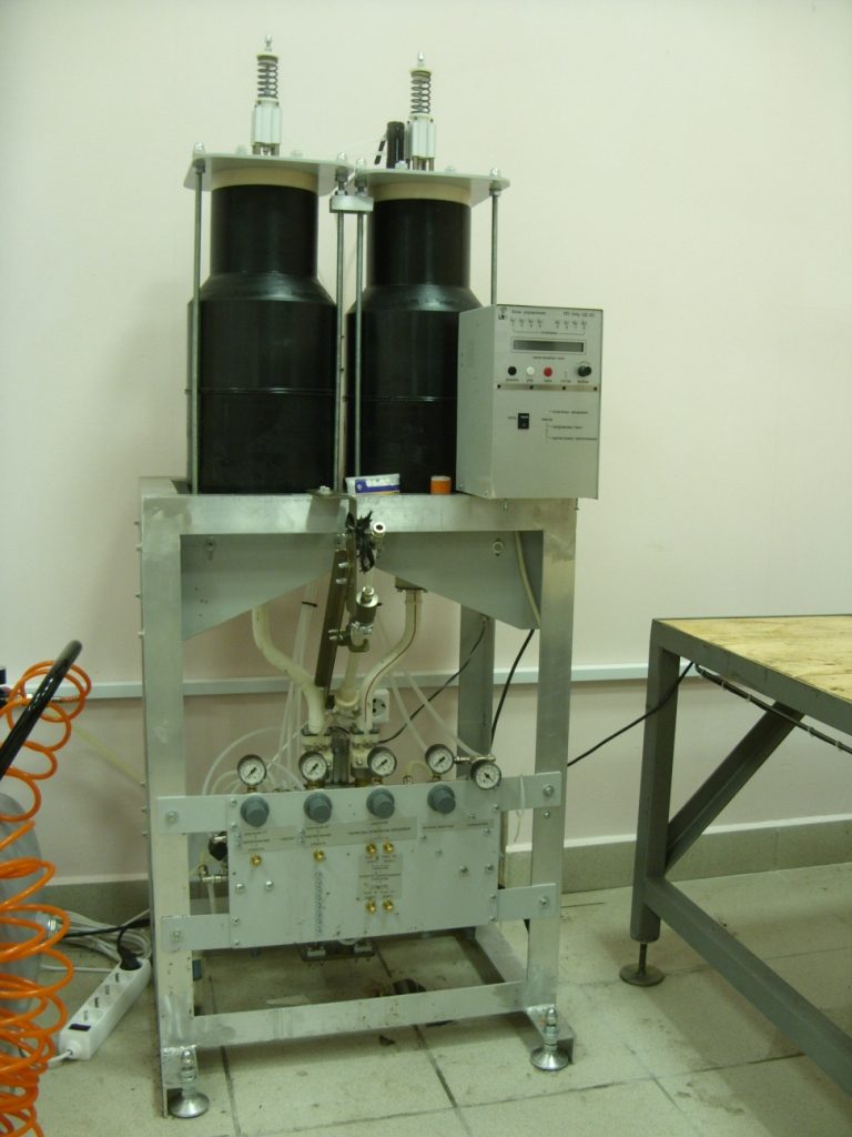 Silicone gel encapsulation laminator — the equipment that builds gel-laminated panels.